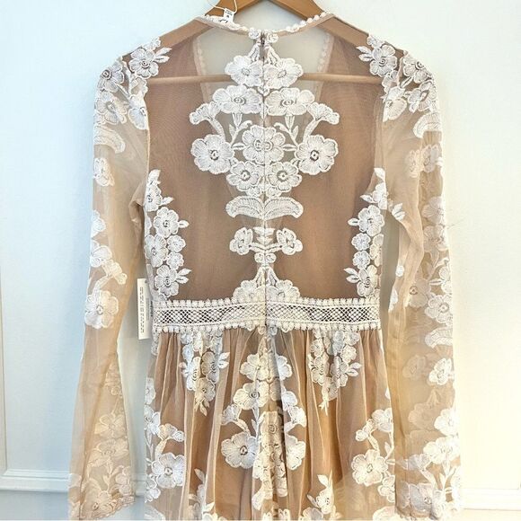 Revolve For Love And Lemons Temecula Long Sleeve Maxi Lace Dress NWT Medium - Picture 9 of 13